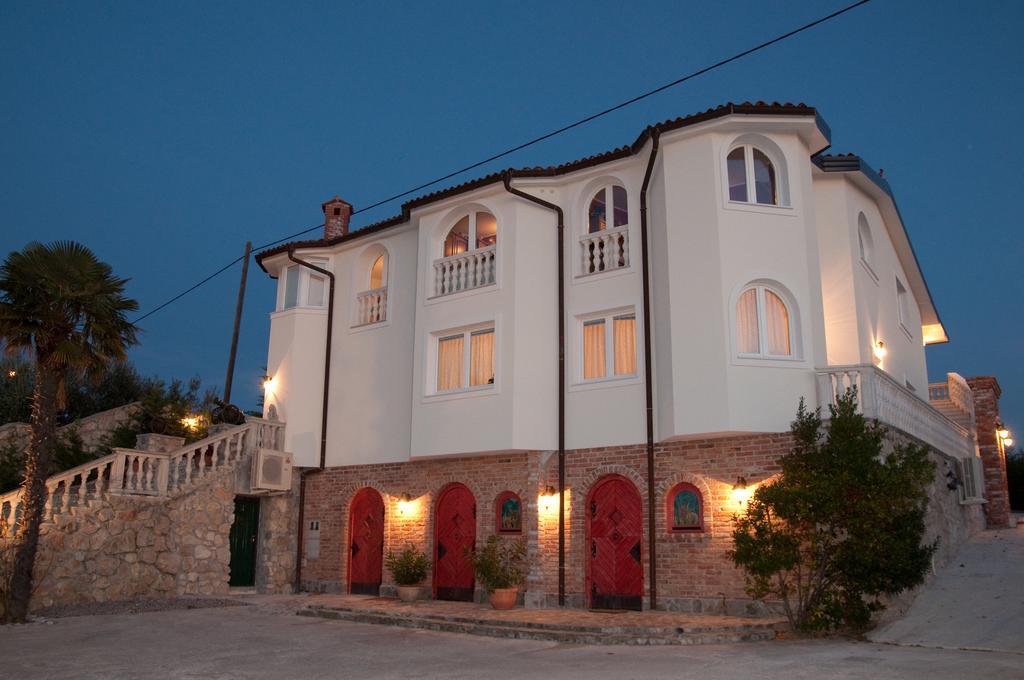 Casa Oasa -Accommodation , Pizzeria & Bar Marezige Kültér fotó